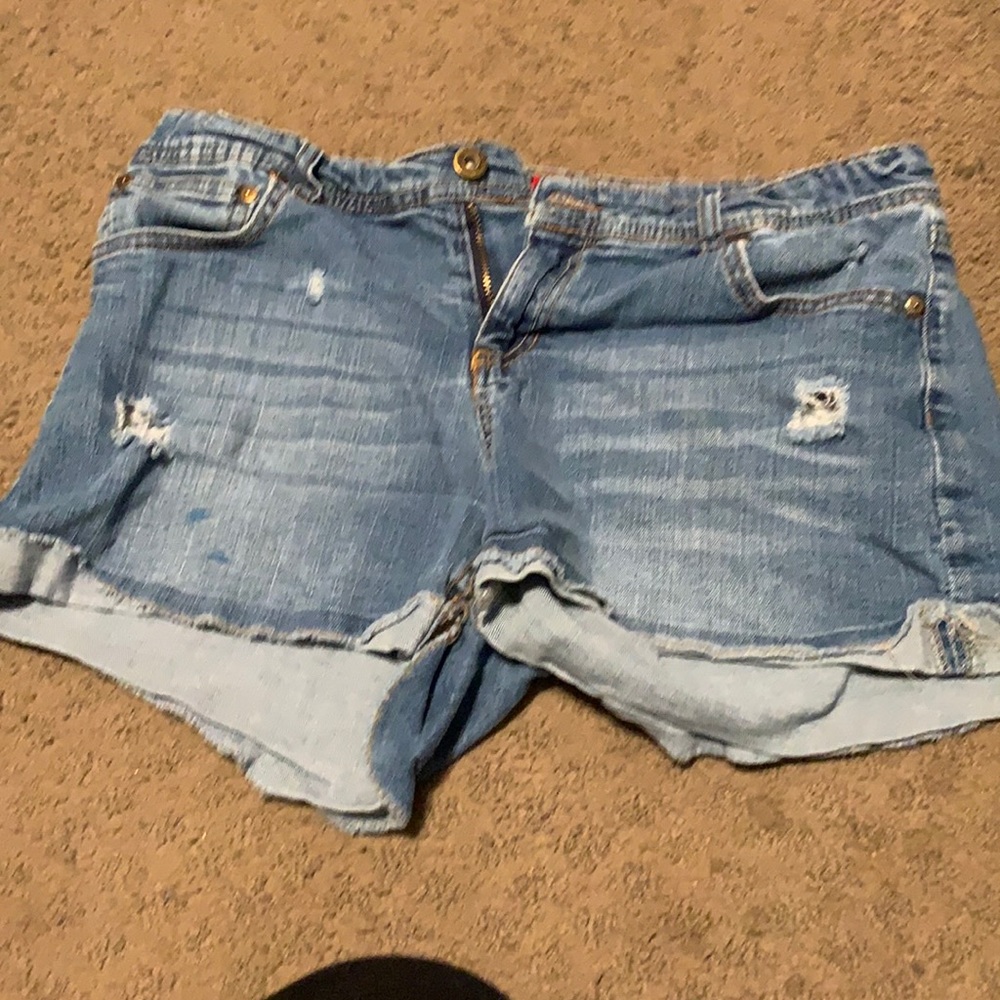 Shorty shorts